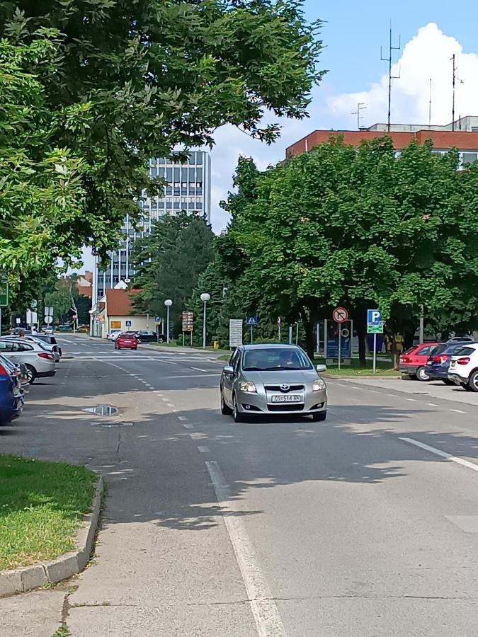Apartman Vervis Varaždin Exteriör bild